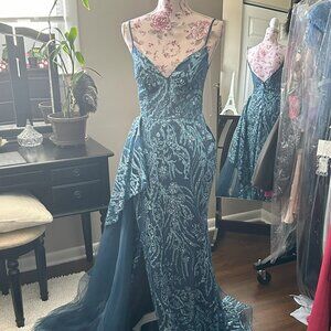 LaDivine Blue Silver Sequins V-neckline Slit Prom Gown Evening Formal 6 Small